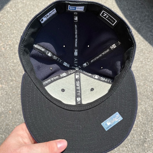New York Yankees New Era Fitted Hat 7 3/4 - Picture 2 of 2